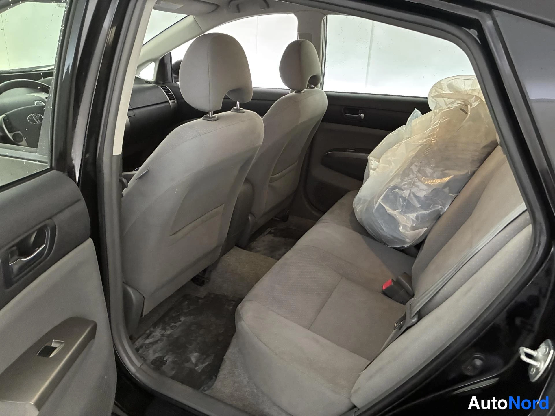Musta Toyota Prius 2009, ohjaamo, kuva 10