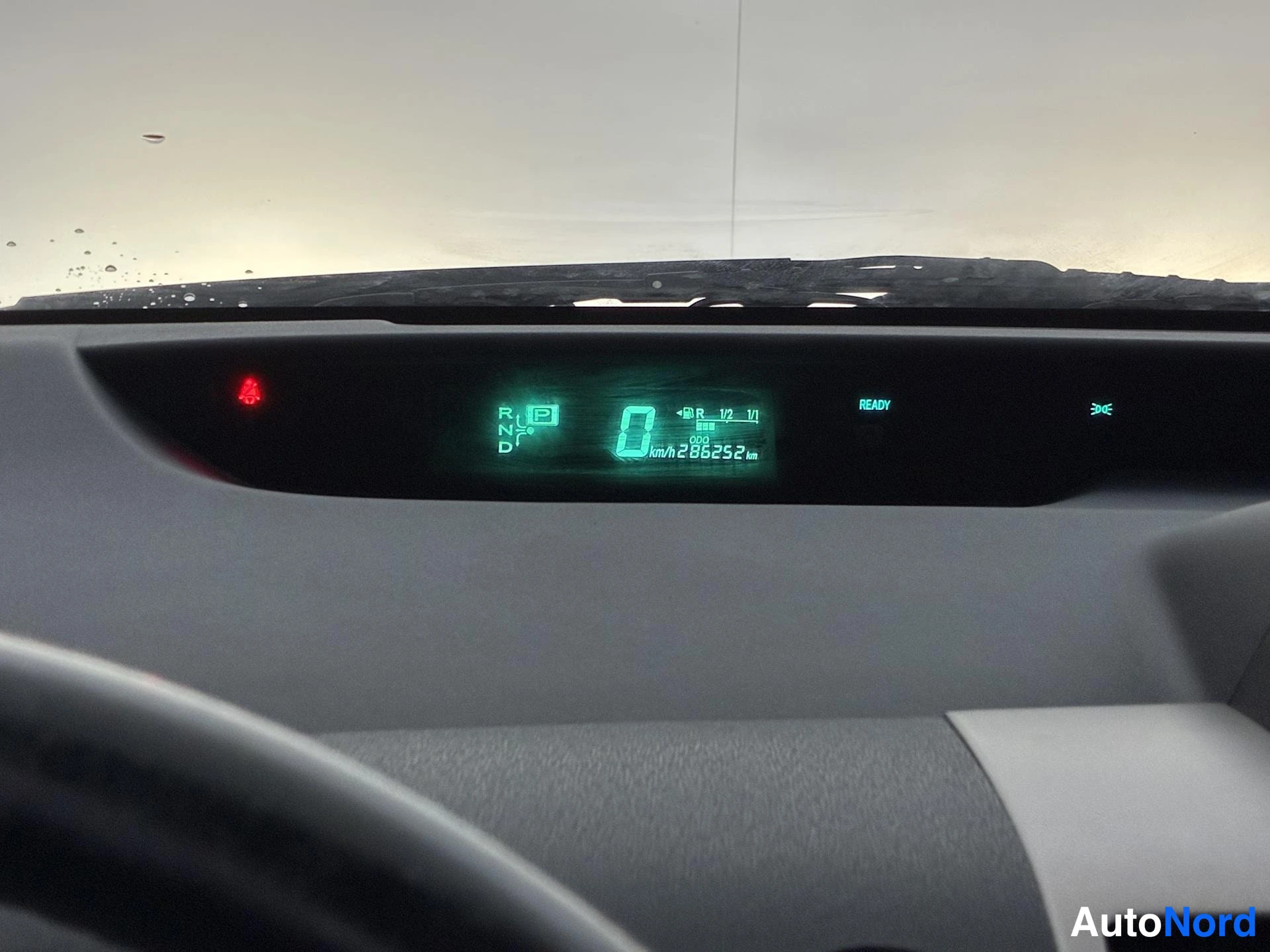 Musta Toyota Prius 2009, yksityiskohta, kuva 16