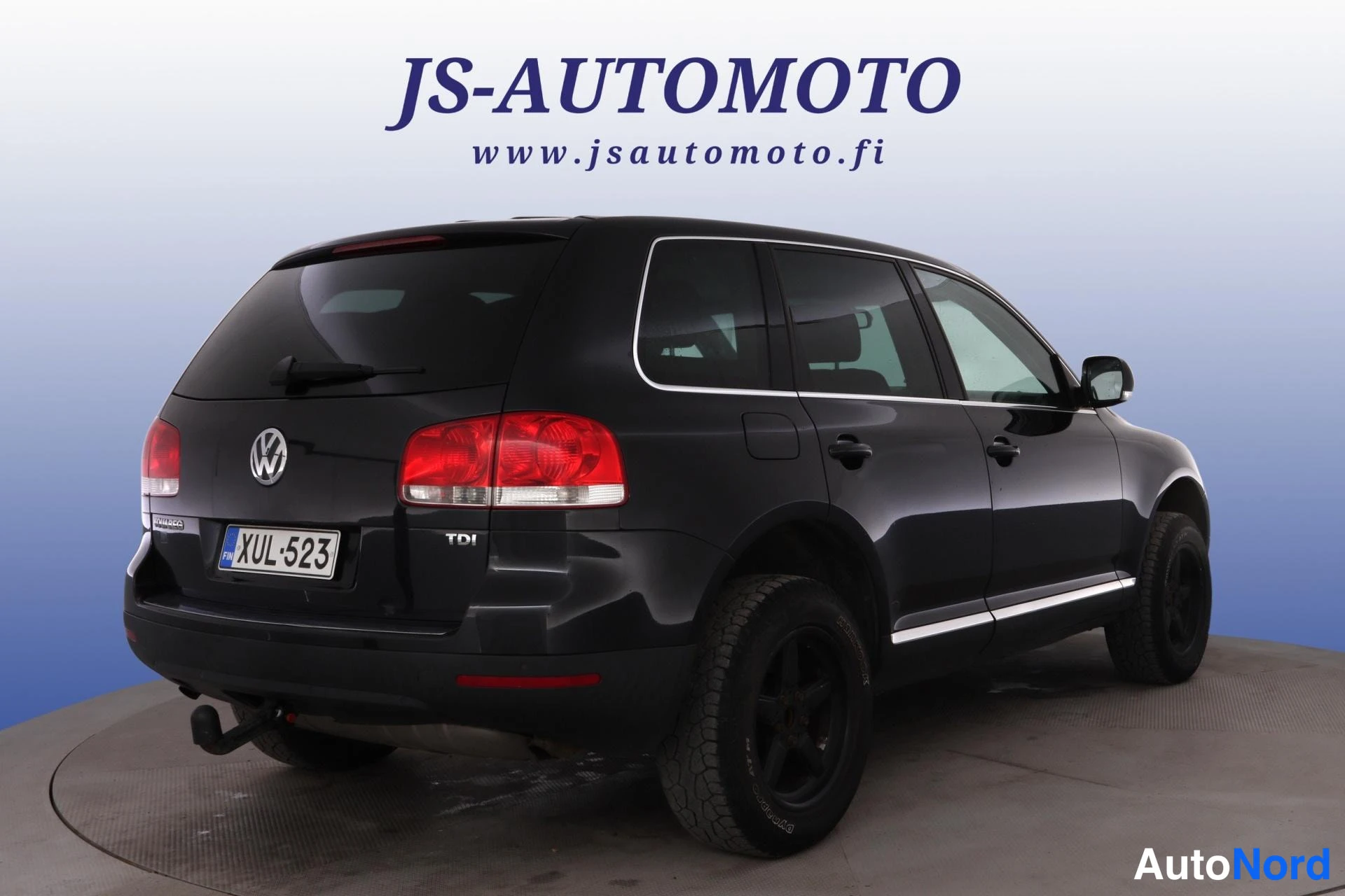 Musta Volkswagen Touareg 2007, takaviisto, kuva 5