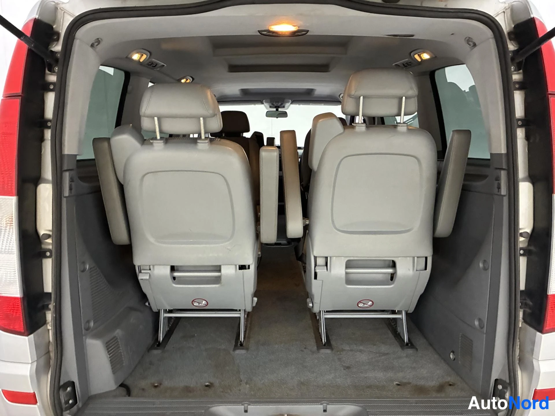 Hopea Mercedes-Benz Viano 2006, tavaratila, kuva 14