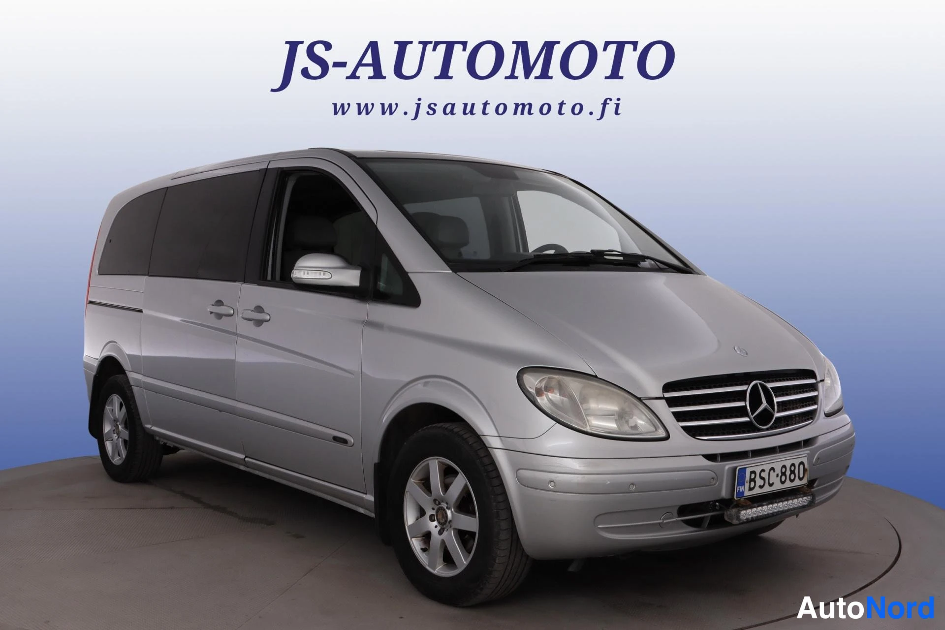 Hopea Mercedes-Benz Viano 2006, etuviisto, keula oikealle, kuva 4