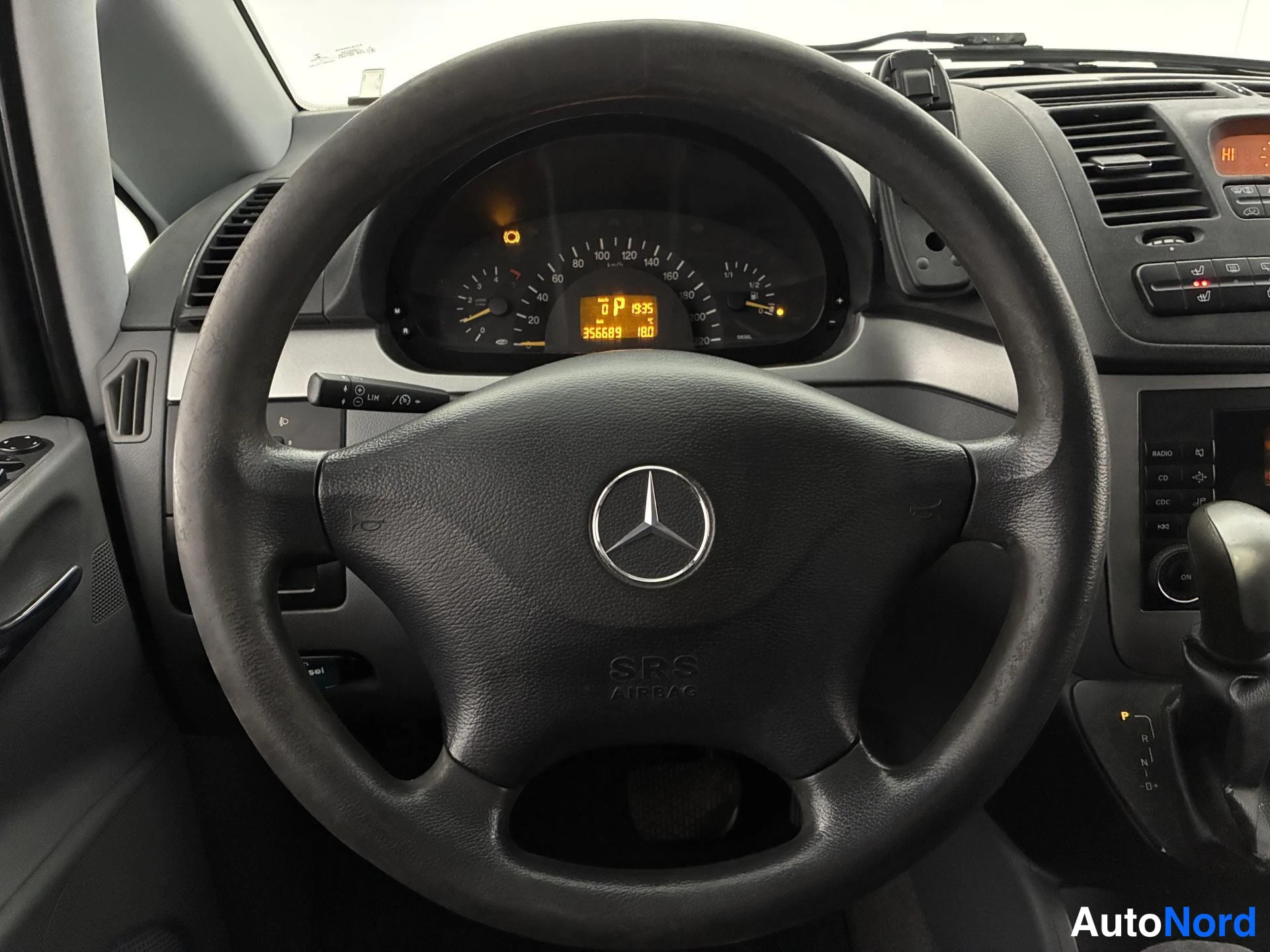 Hopea Mercedes-Benz Viano 2006, yksityiskohta, kuva 15