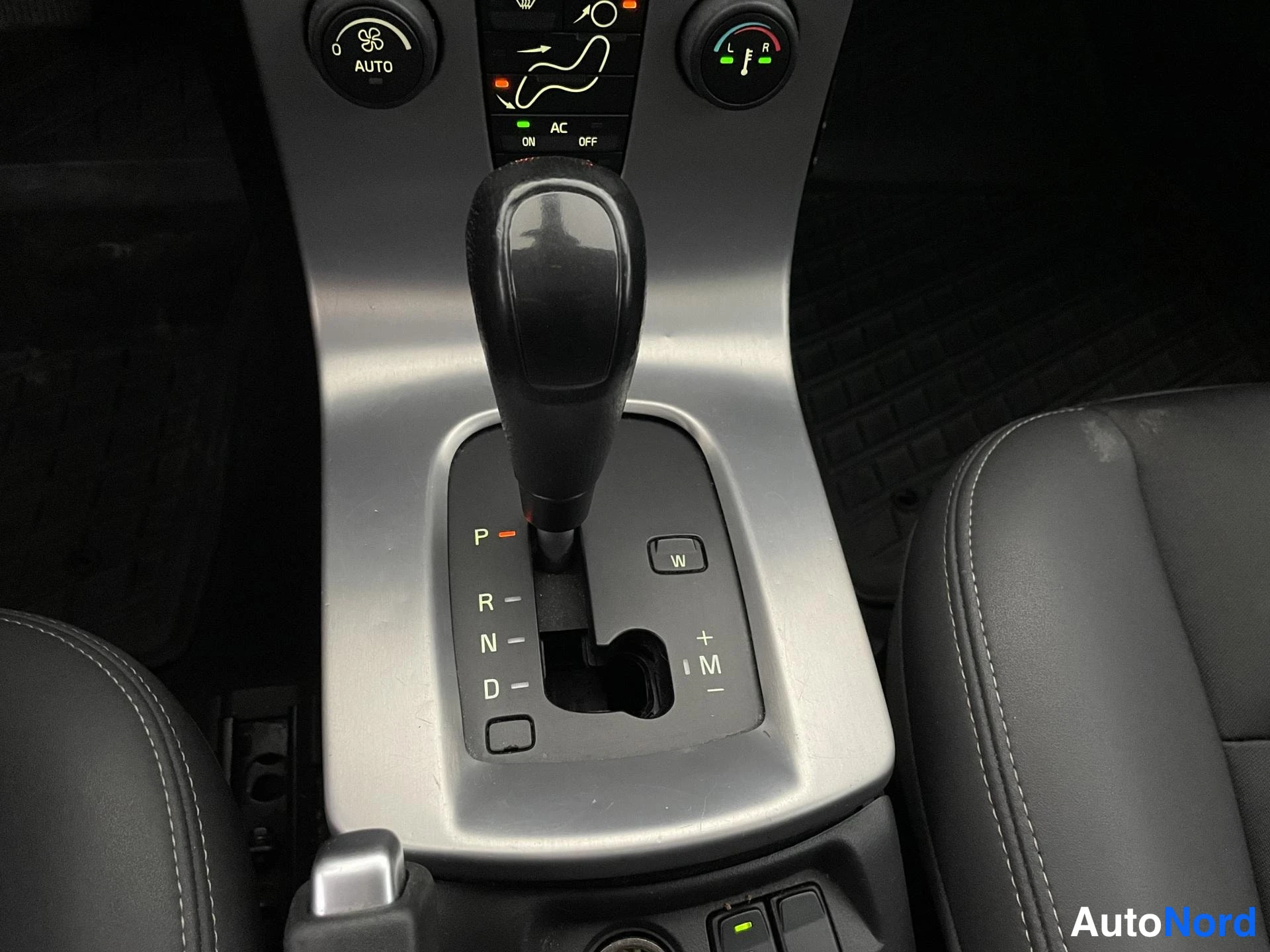 Blå Volvo V50 2006, detalj, bild 18