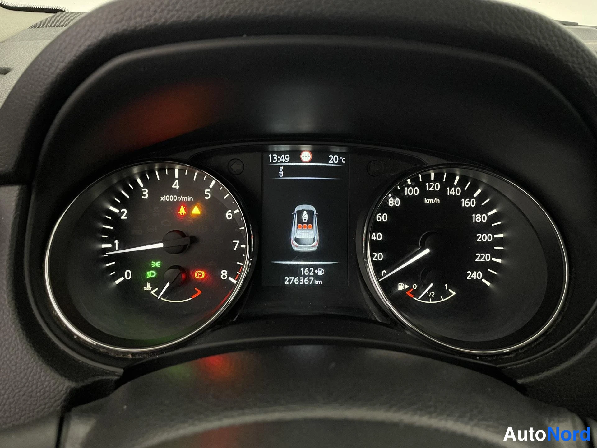 Punainen Nissan Qashqai 2014, yksityiskohta, kuva 15