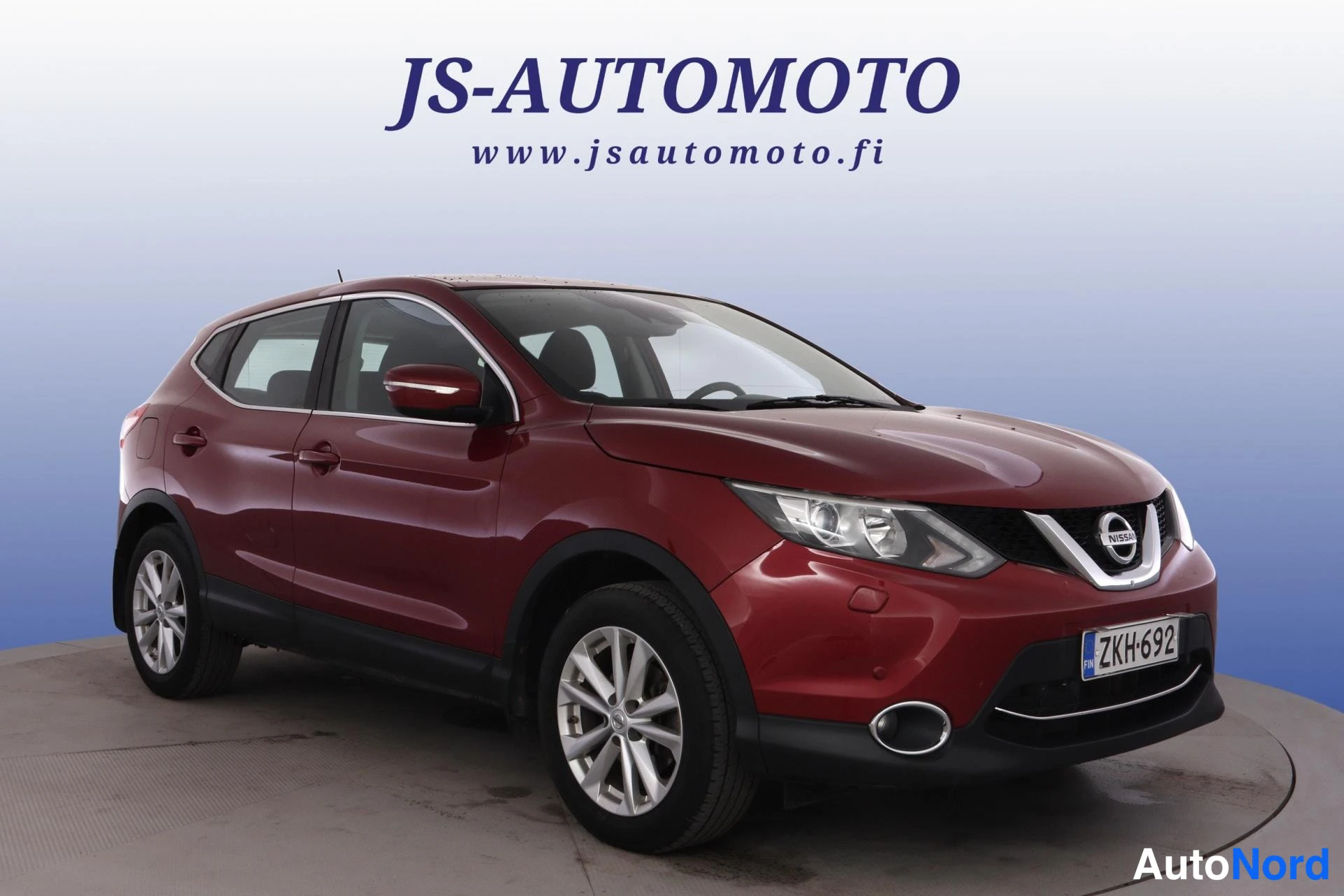Punainen Nissan Qashqai 2014, etuviisto, keula oikealle, kuva 3