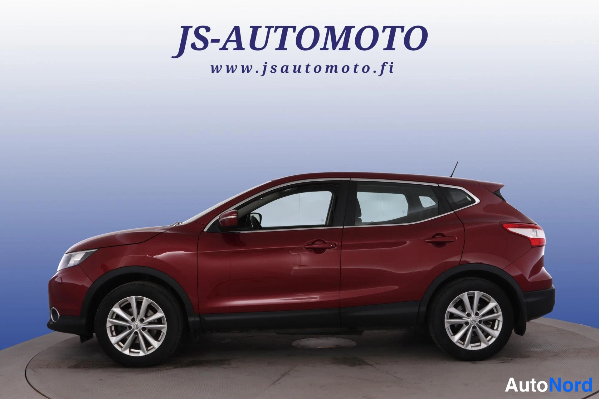 Punainen Nissan Qashqai 2014, etuviisto, keula vasemmalle, kuva 2