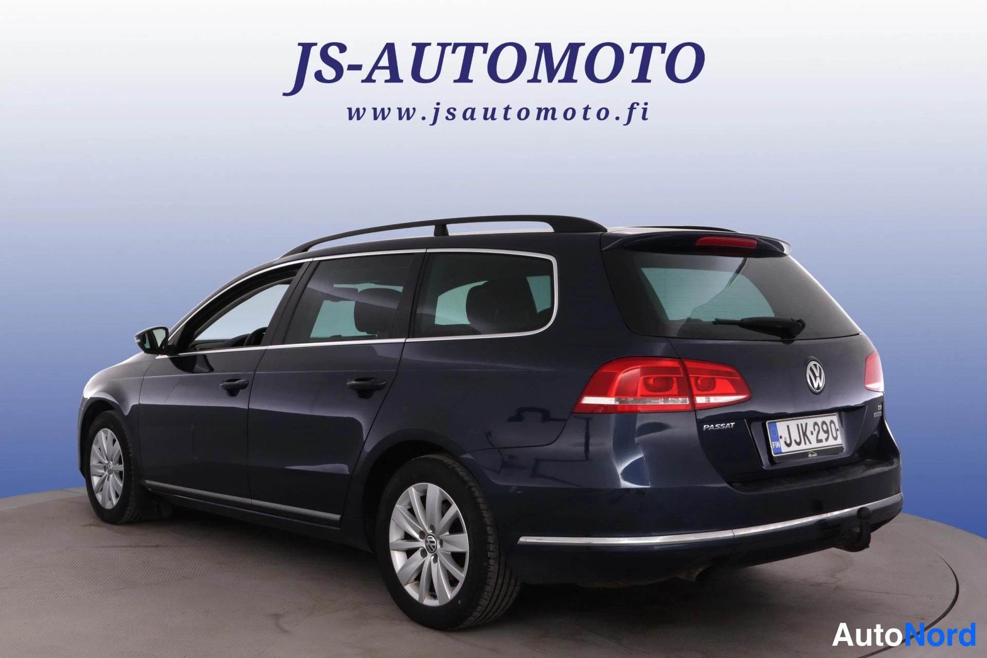 Sininen Volkswagen Passat 2015, takaviisto, kuva 6