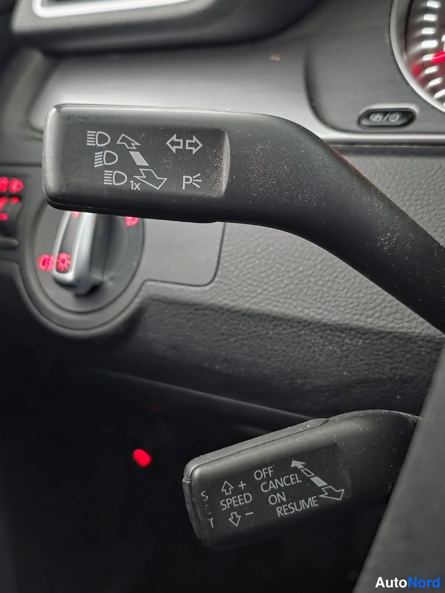 Sininen Volkswagen Passat 2015, yksityiskohta, kuva 24