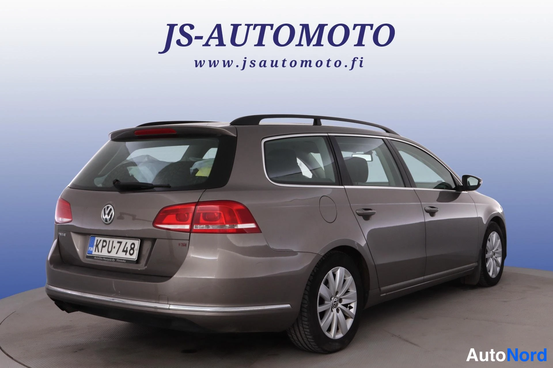 Ruskea Volkswagen Passat 2011, takaviisto, kuva 5