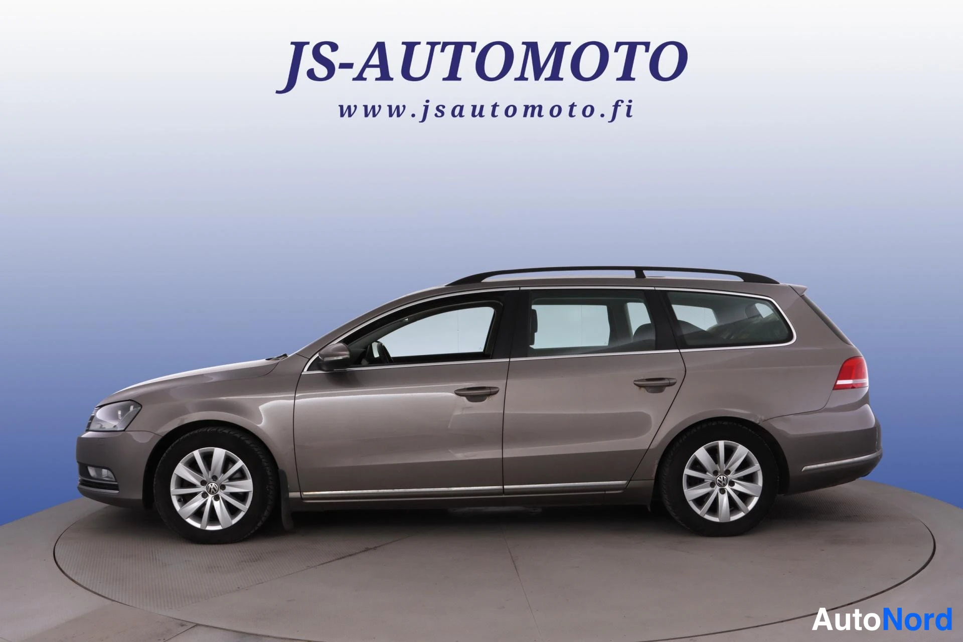 Ruskea Volkswagen Passat 2011, etuviisto, keula vasemmalle, kuva 2
