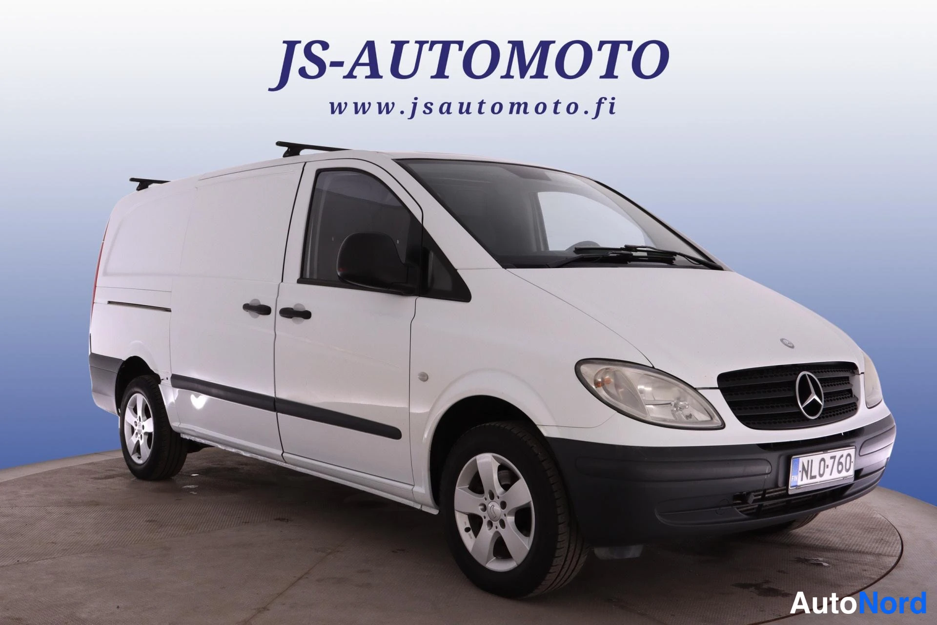 Valkoinen Mercedes-Benz Vito 2009, etuviisto, keula oikealle, kuva 3