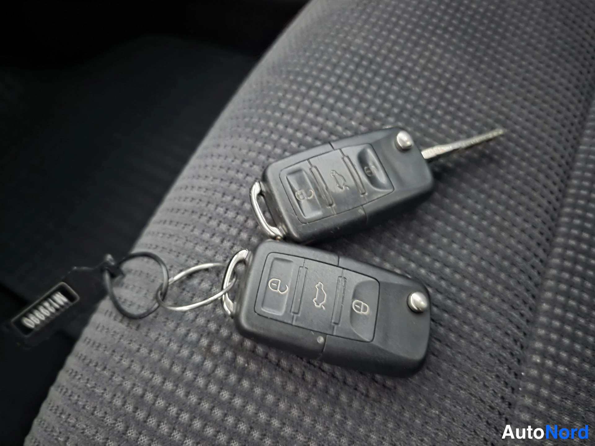 Sininen Volkswagen Jetta 2007, yksityiskohta, kuva 24