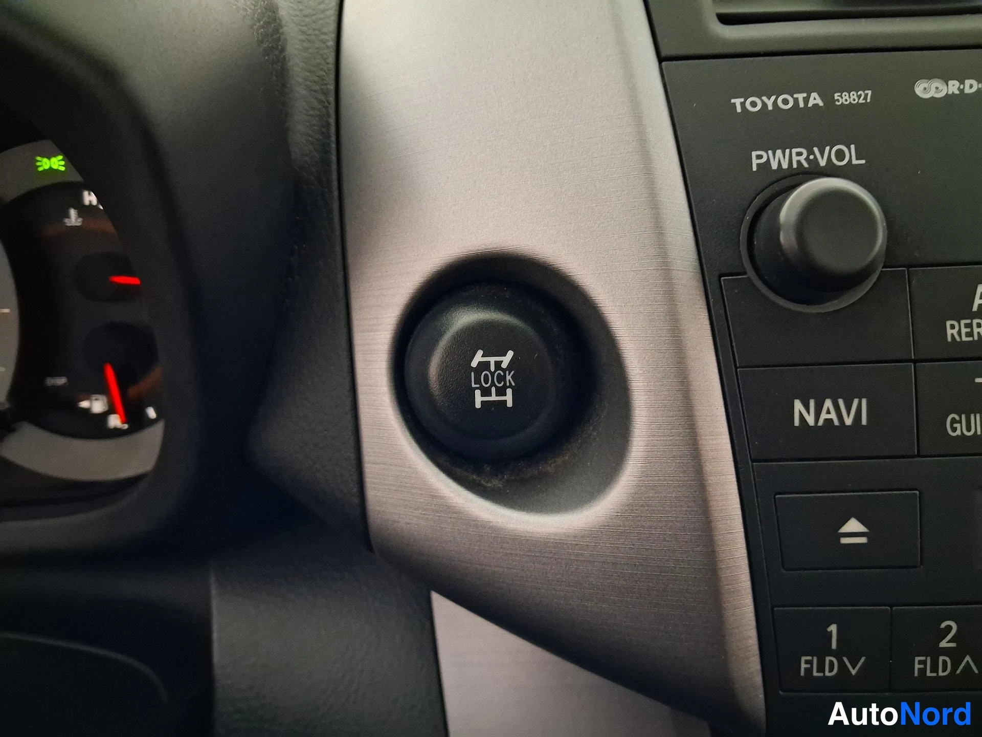 Grön Toyota RAV4 2008, detalj, bild 18