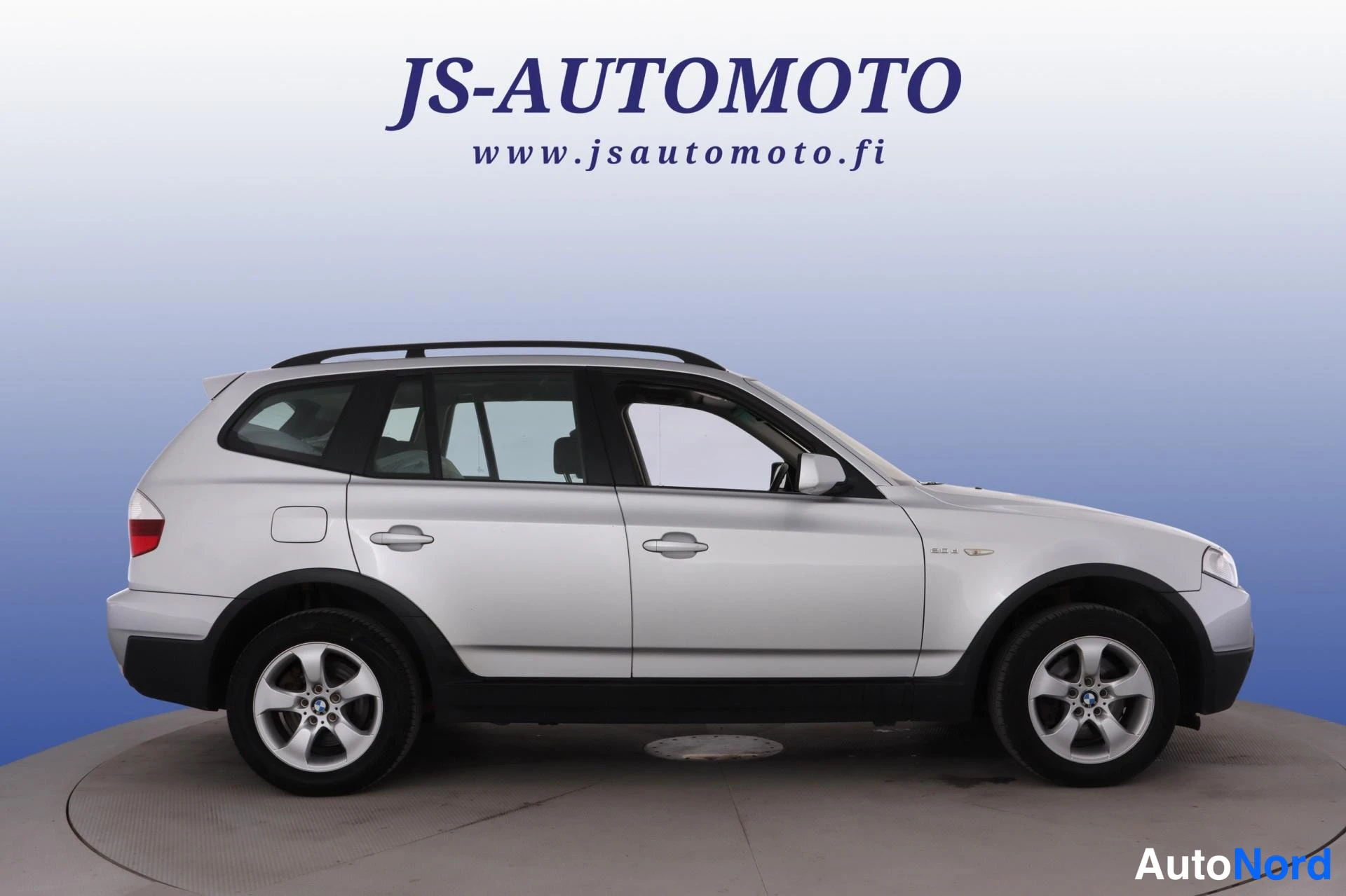 Harmaa BMW X3 2008, sivulta, kuva 3