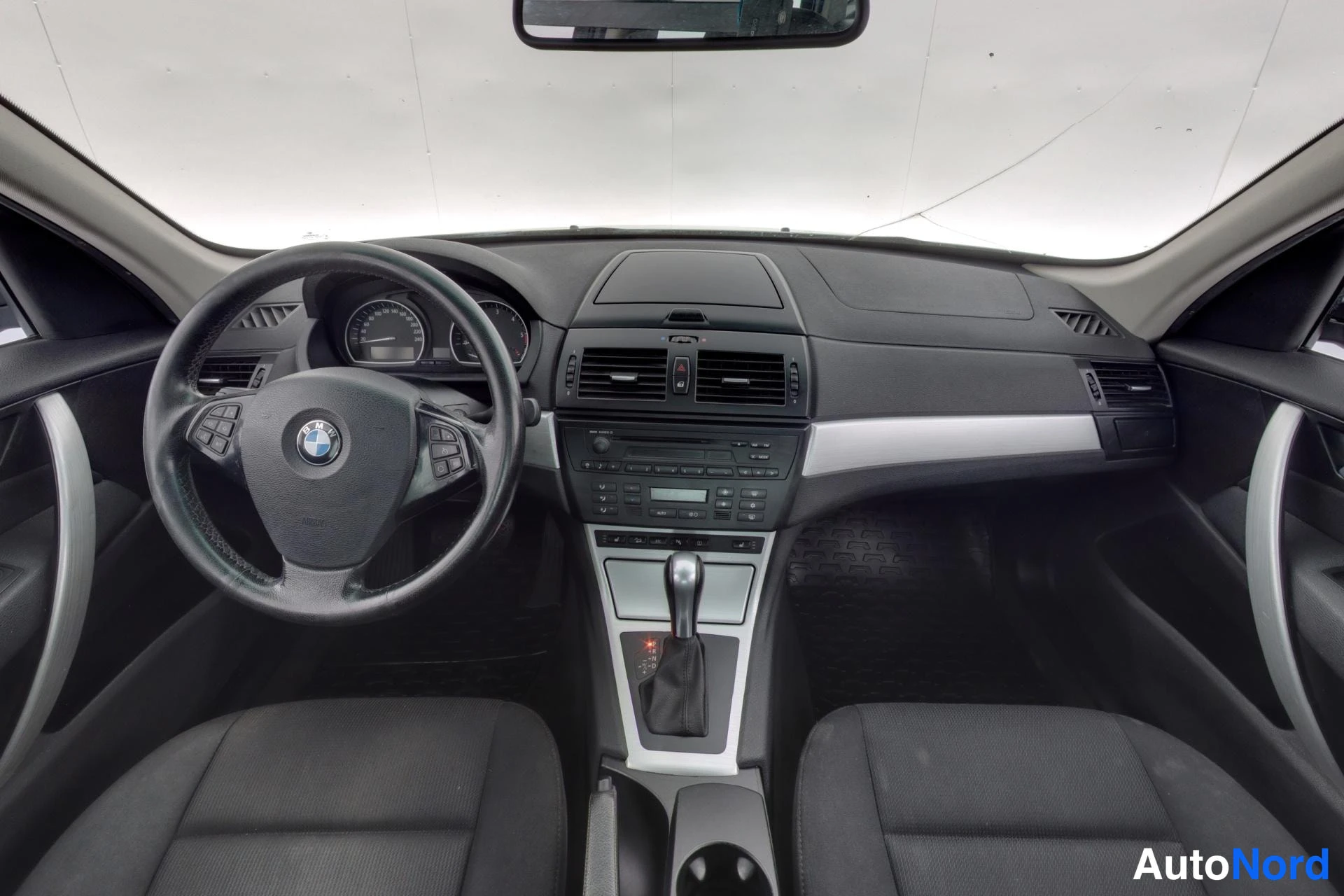 Harmaa BMW X3 2008, ohjaamo, kuva 9