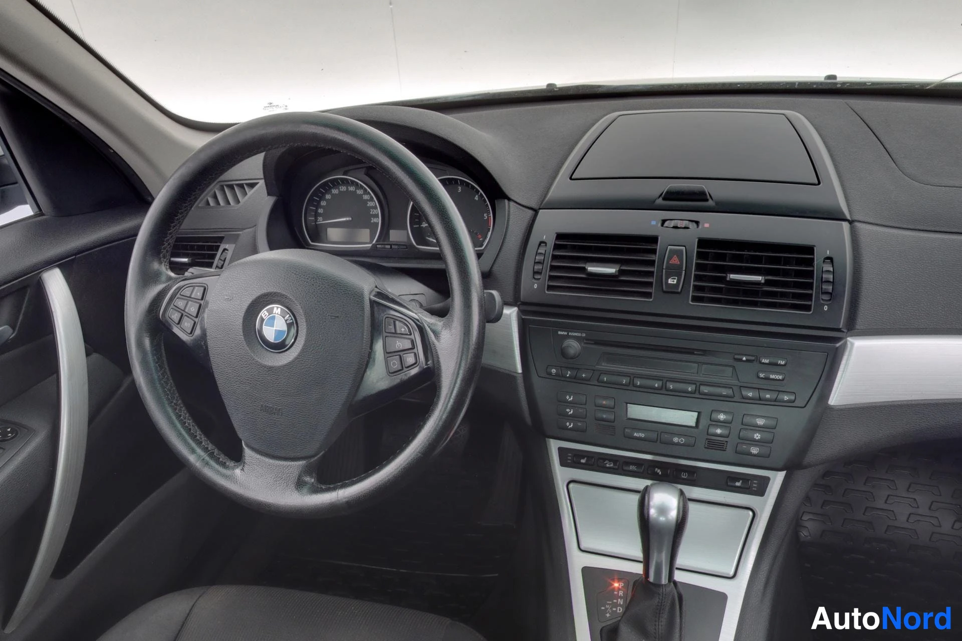 Harmaa BMW X3 2008, ohjaamo, kuva 10
