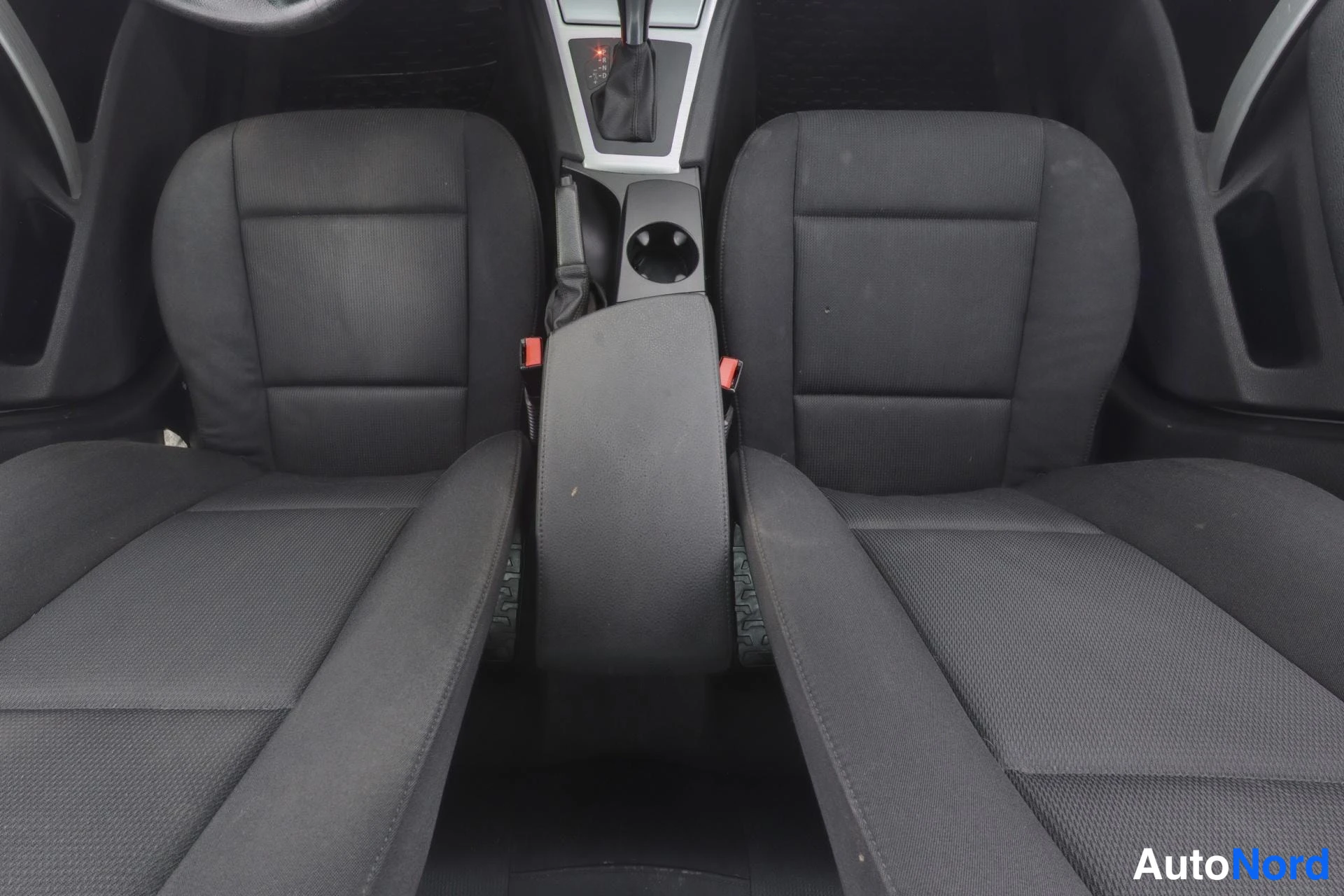 Harmaa BMW X3 2008, etuistuimet, kuva 12