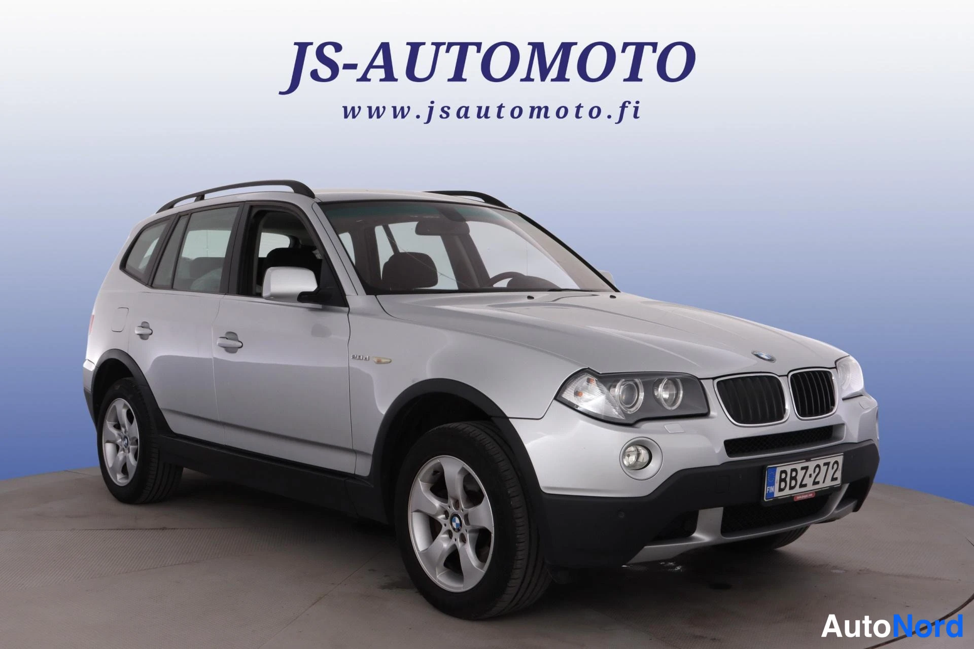 Harmaa BMW X3 2008, etuviisto, keula oikealle, kuva 2