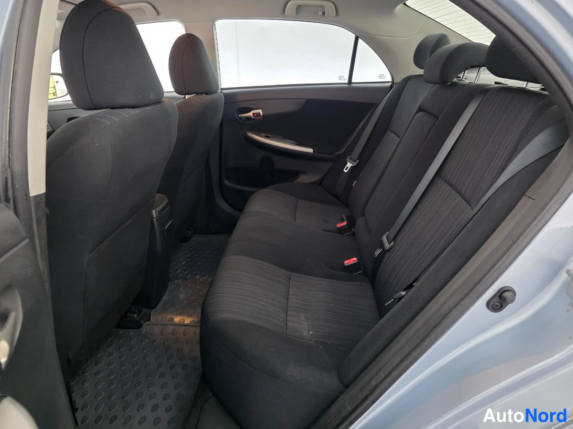 Blå Toyota Corolla 2010, baksäten, bild 12