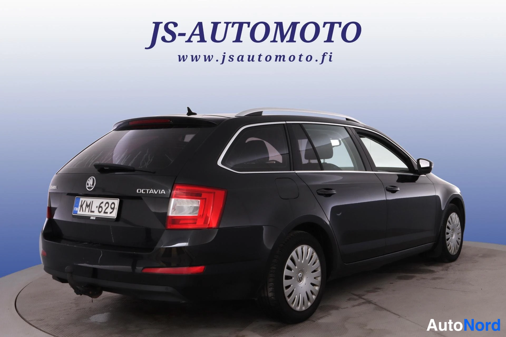 Musta Skoda Octavia 2013, takaviisto, kuva 5