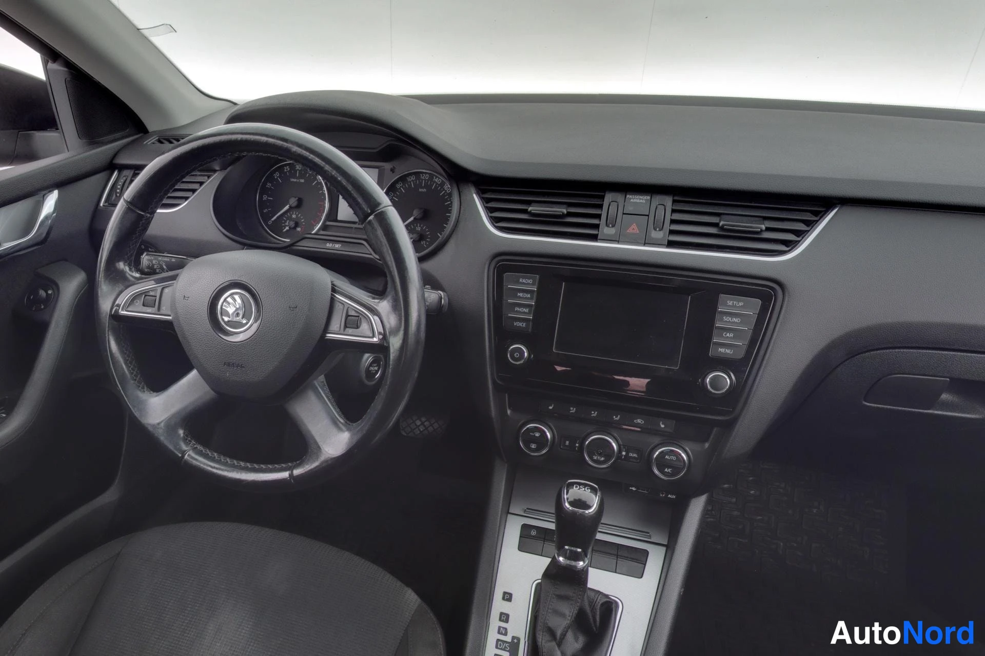 Musta Skoda Octavia 2013, yksityiskohta, kuva 15