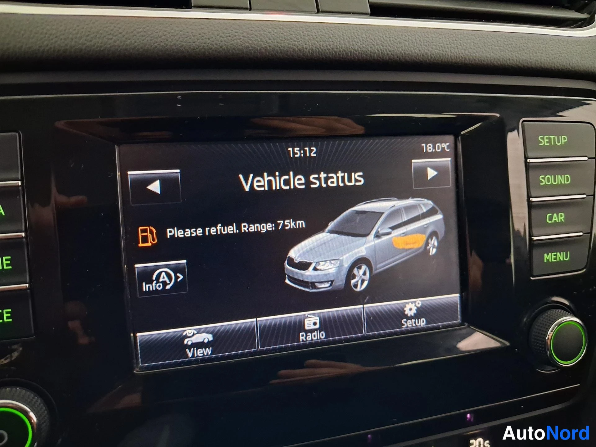 Musta Skoda Octavia 2013, yksityiskohta, kuva 18