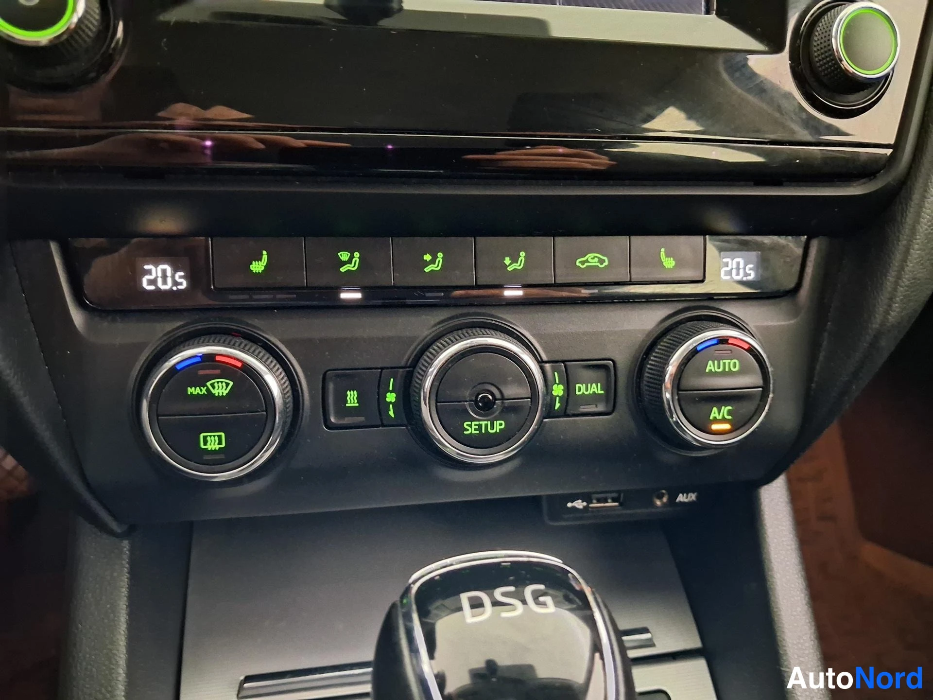 Musta Skoda Octavia 2013, yksityiskohta, kuva 20