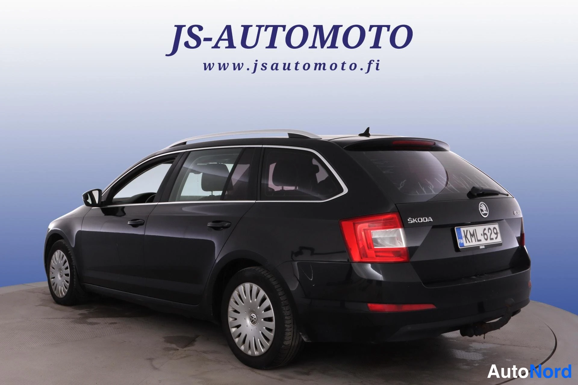 Musta Skoda Octavia 2013, takaviisto, kuva 6