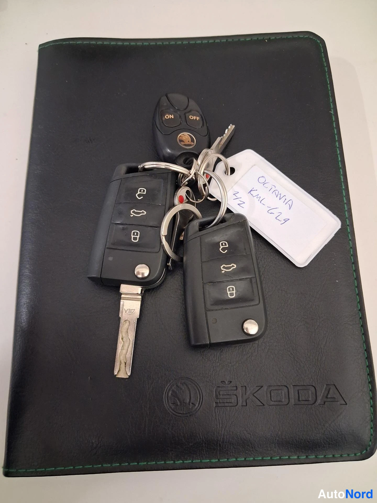 Musta Skoda Octavia 2013, yksityiskohta, kuva 23