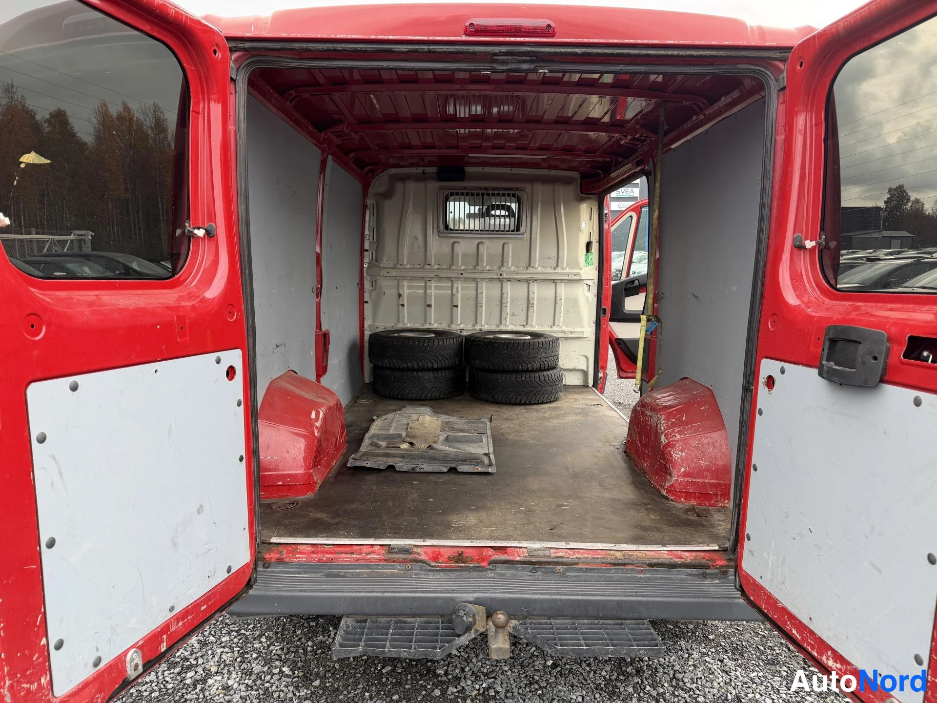 Red Citroen Jumper 2012, boot, photo 12