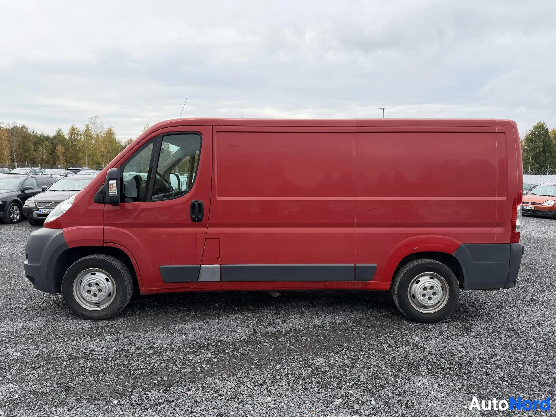 Red Citroen Jumper 2012, side, photo 5