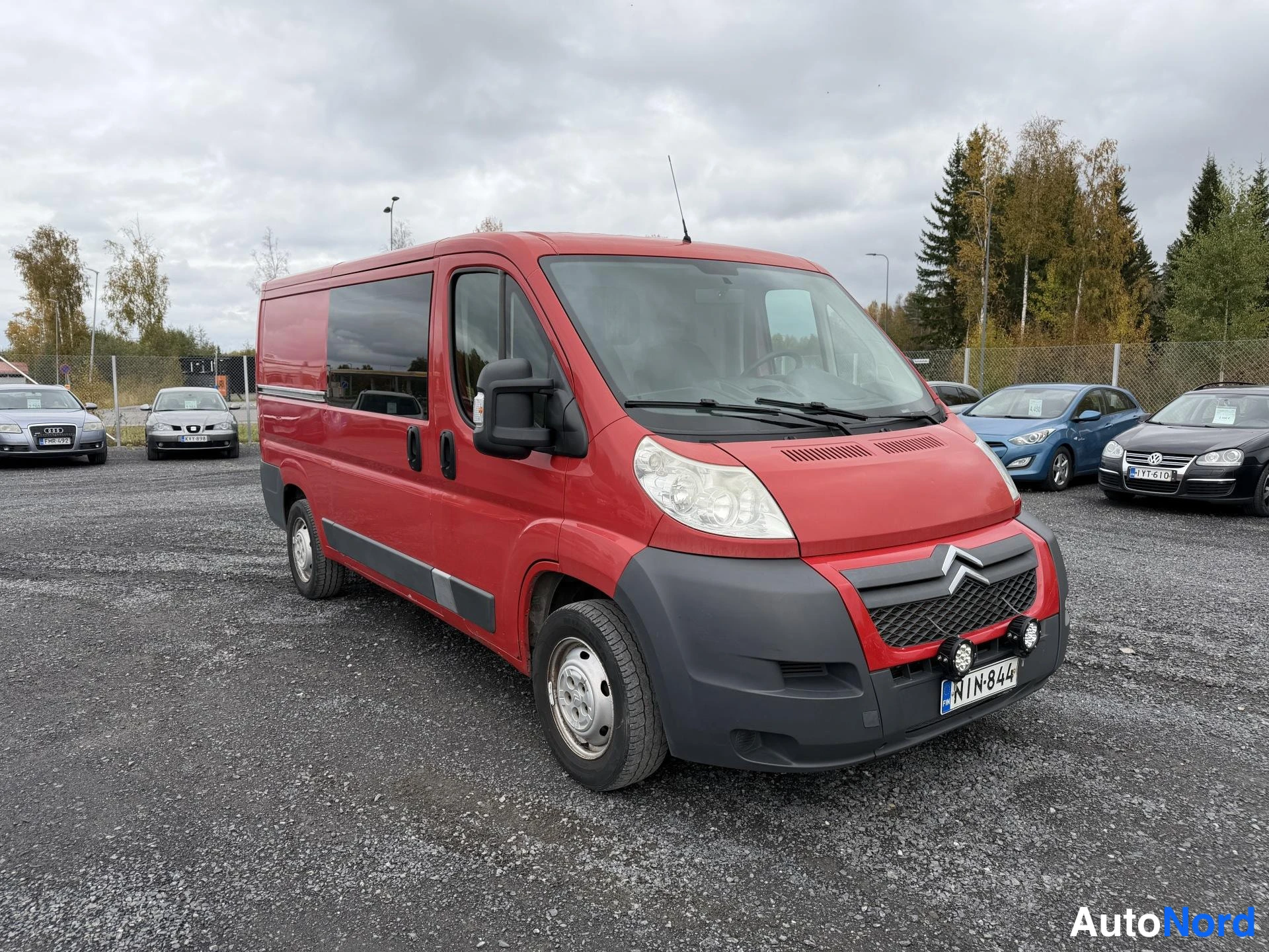 Red Citroen Jumper 2012, front three-quarter, nose to the right, photo 2