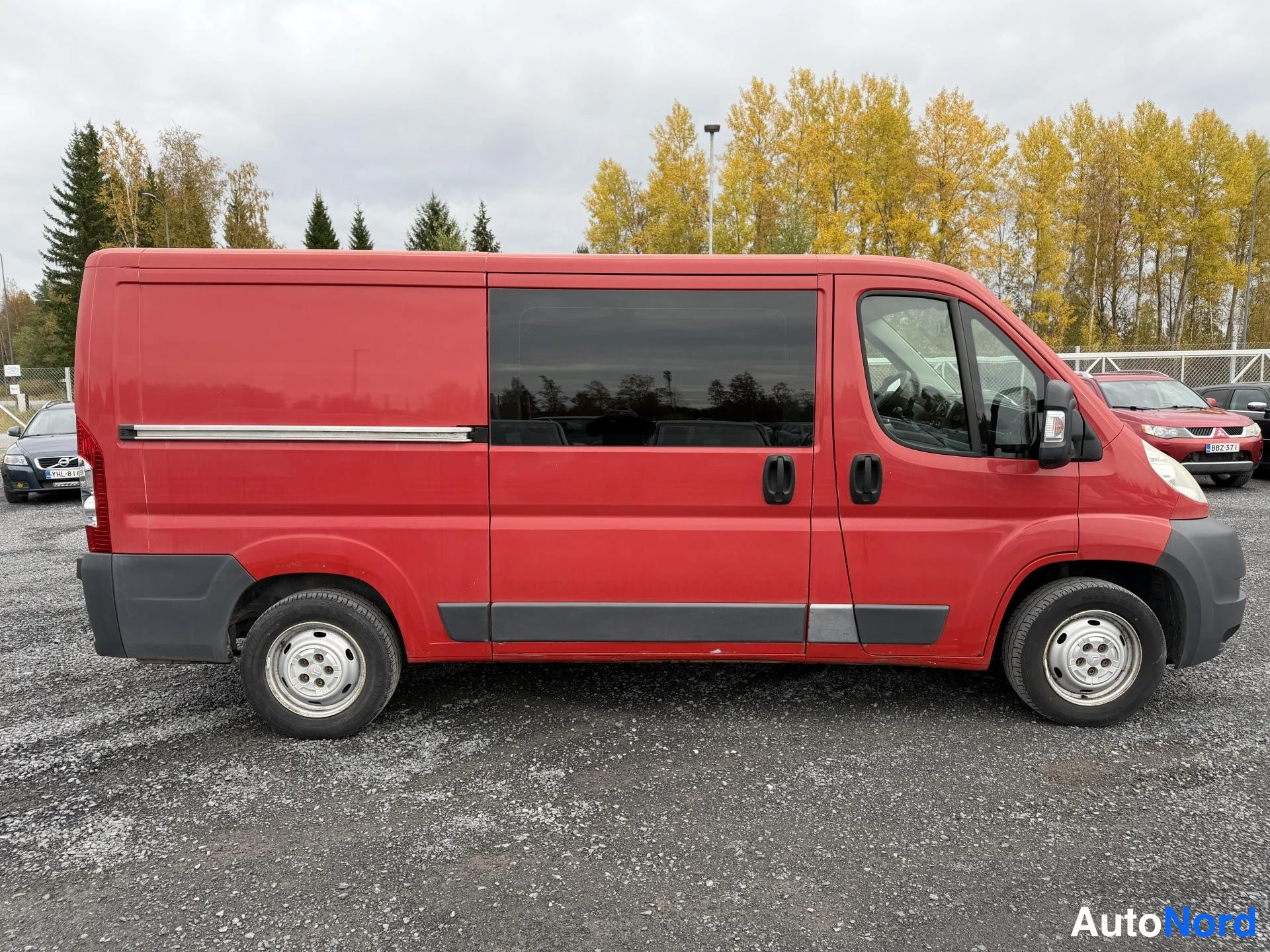 Red Citroen Jumper 2012, side, photo 4