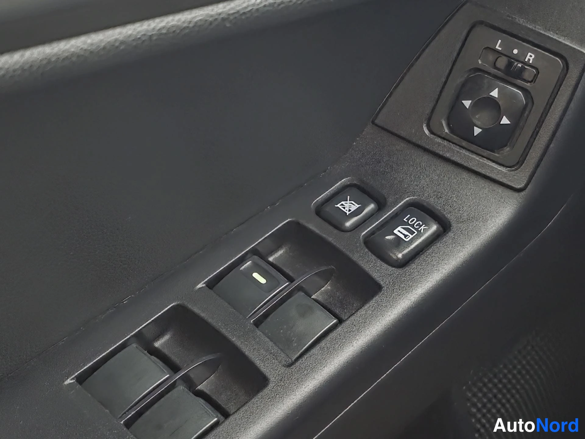 Harmaa Mitsubishi Lancer 2013, yksityiskohta, kuva 17