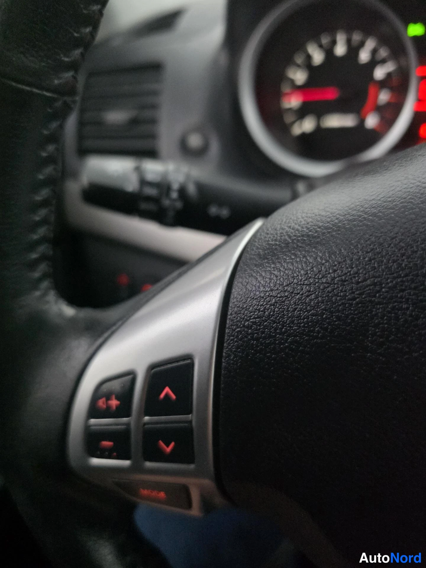 Harmaa Mitsubishi Lancer 2013, yksityiskohta, kuva 22