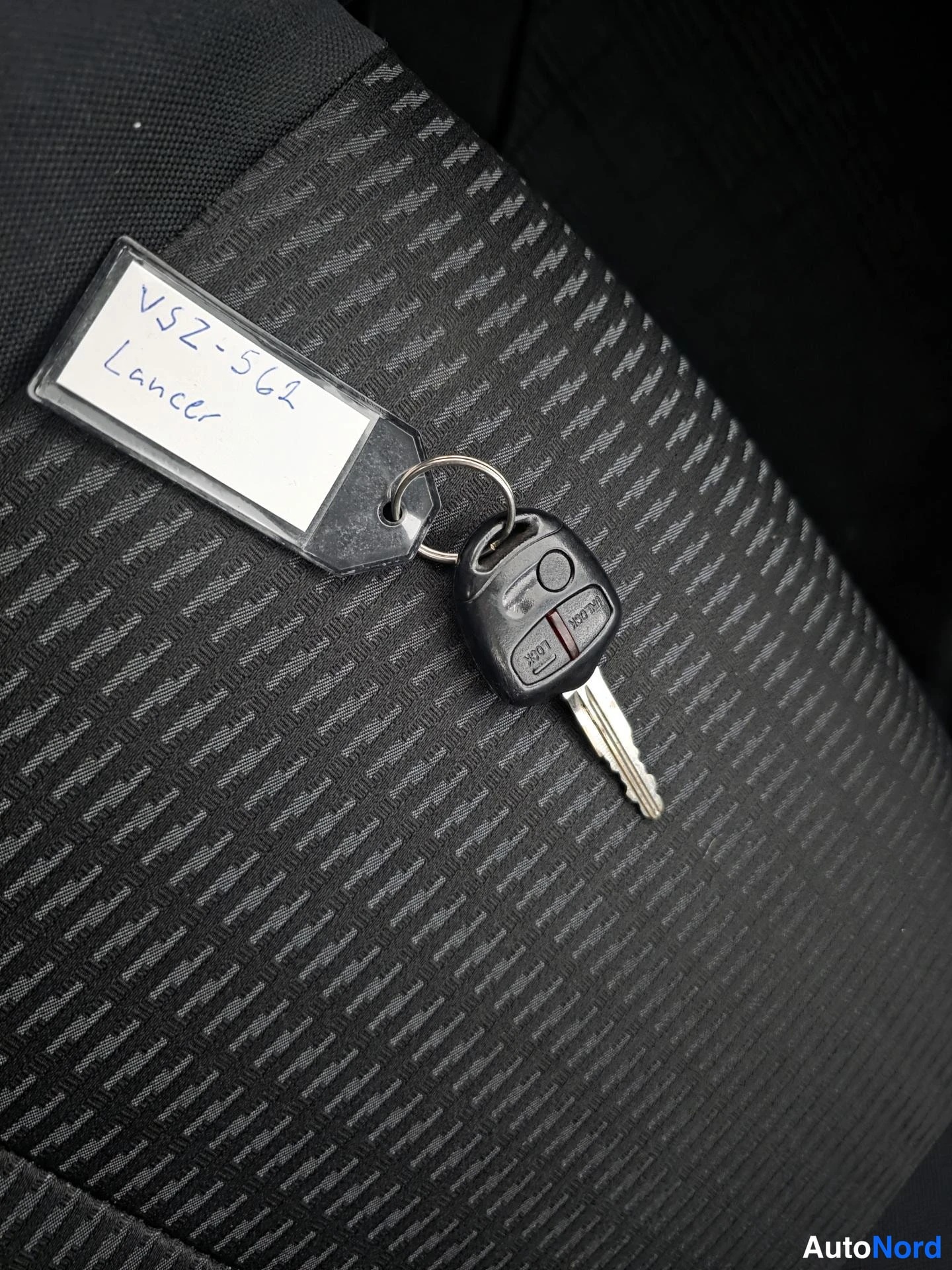 Harmaa Mitsubishi Lancer 2013, yksityiskohta, kuva 21