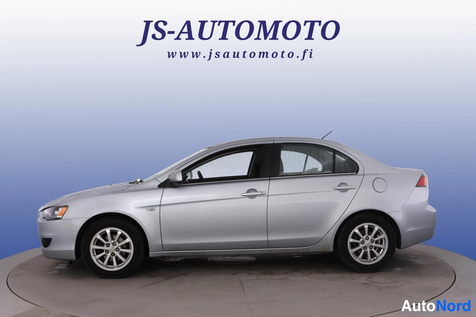 Harmaa Mitsubishi Lancer 2013, sivulta, kuva 4