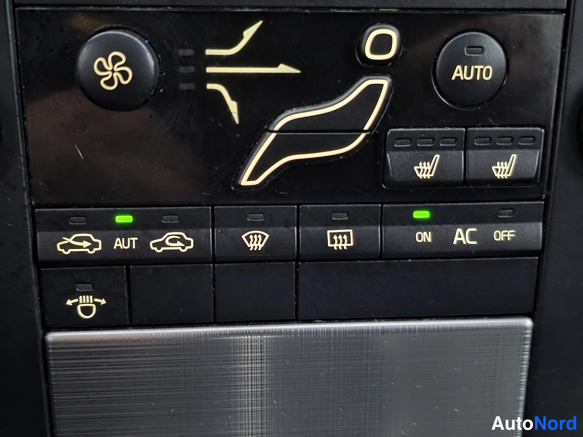 Silver Volvo V70 2008, detalj, bild 17