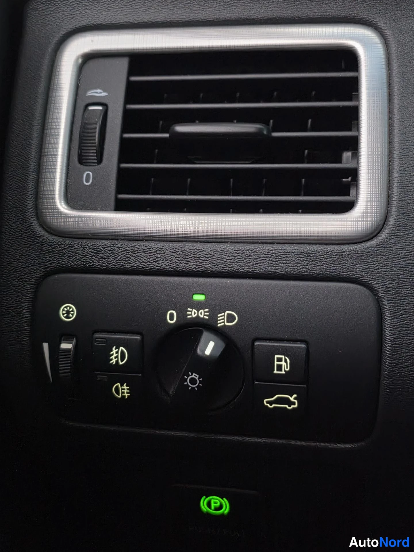 Silver Volvo V70 2008, detalj, bild 19