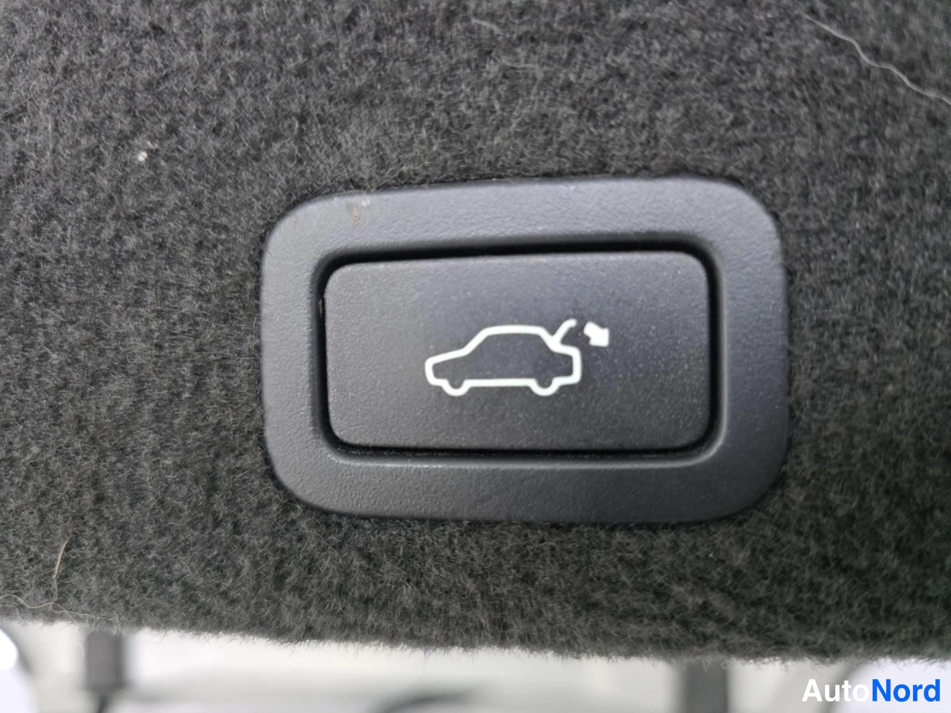 Silver Volvo V70 2008, detalj, bild 22