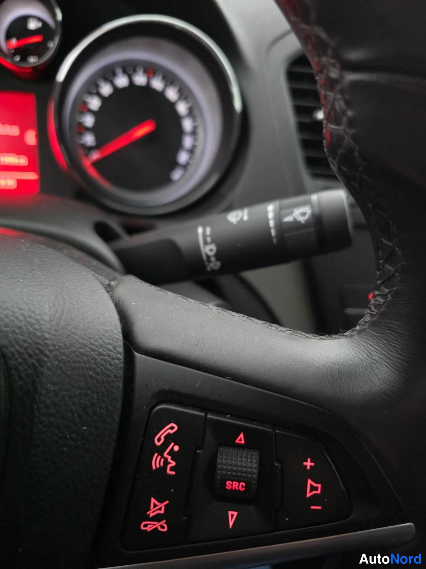 Sininen Opel Insignia 2011, yksityiskohta, kuva 21