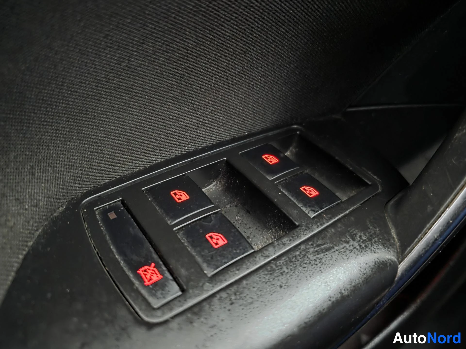 Sininen Opel Insignia 2011, yksityiskohta, kuva 23