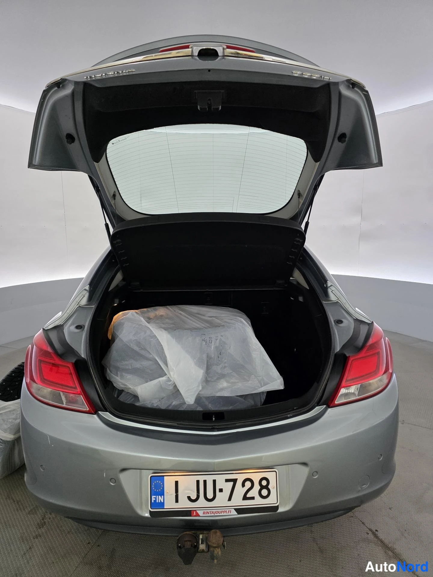 Sininen Opel Insignia 2011, tavaratila, kuva 14