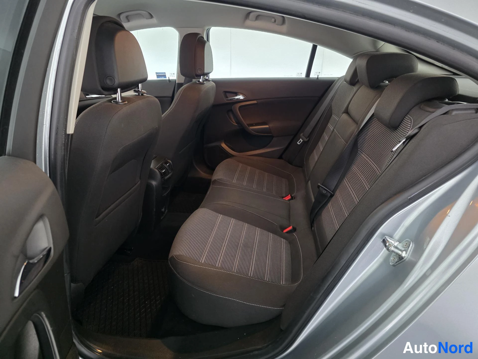 Sininen Opel Insignia 2011, takaistuimet, kuva 12