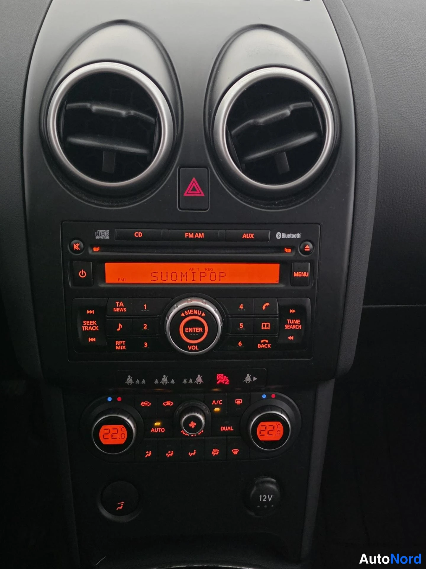 Sininen Nissan Qashqai+2 2009, yksityiskohta, kuva 17