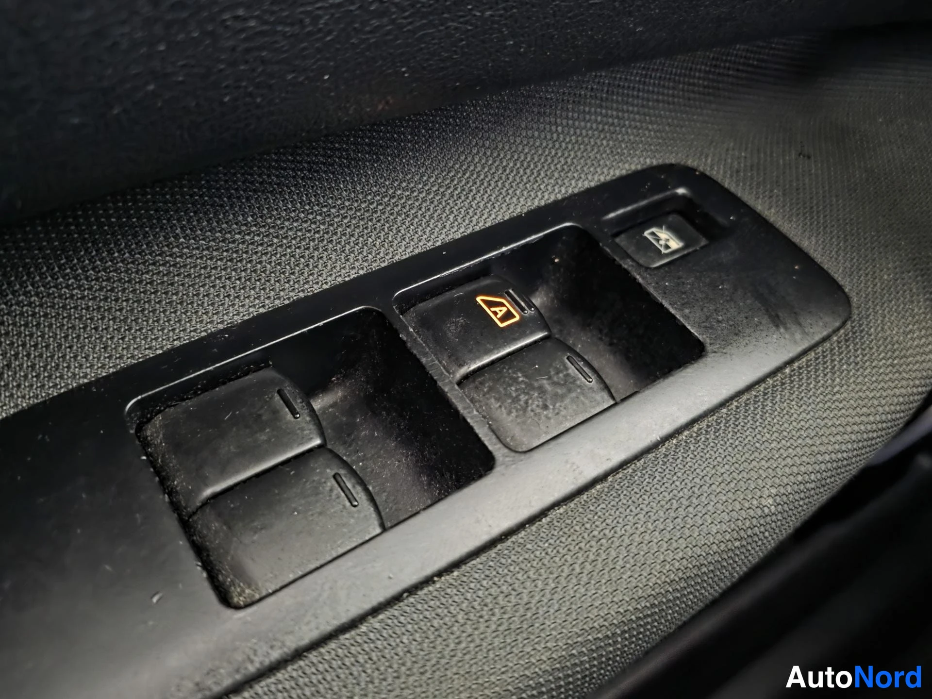 Sininen Nissan Qashqai+2 2009, yksityiskohta, kuva 22