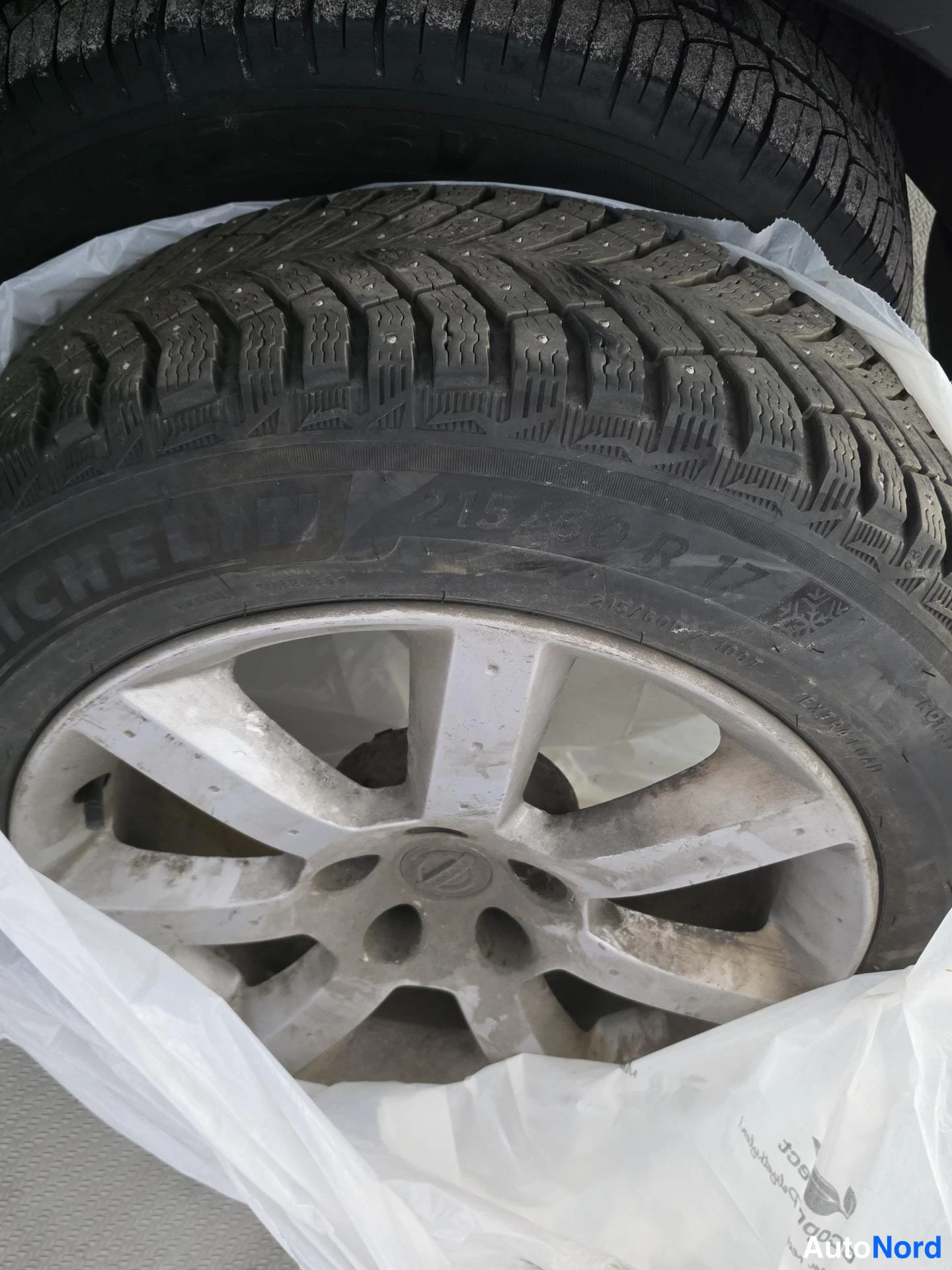 Sininen Nissan Qashqai+2 2009, yksityiskohta, kuva 24
