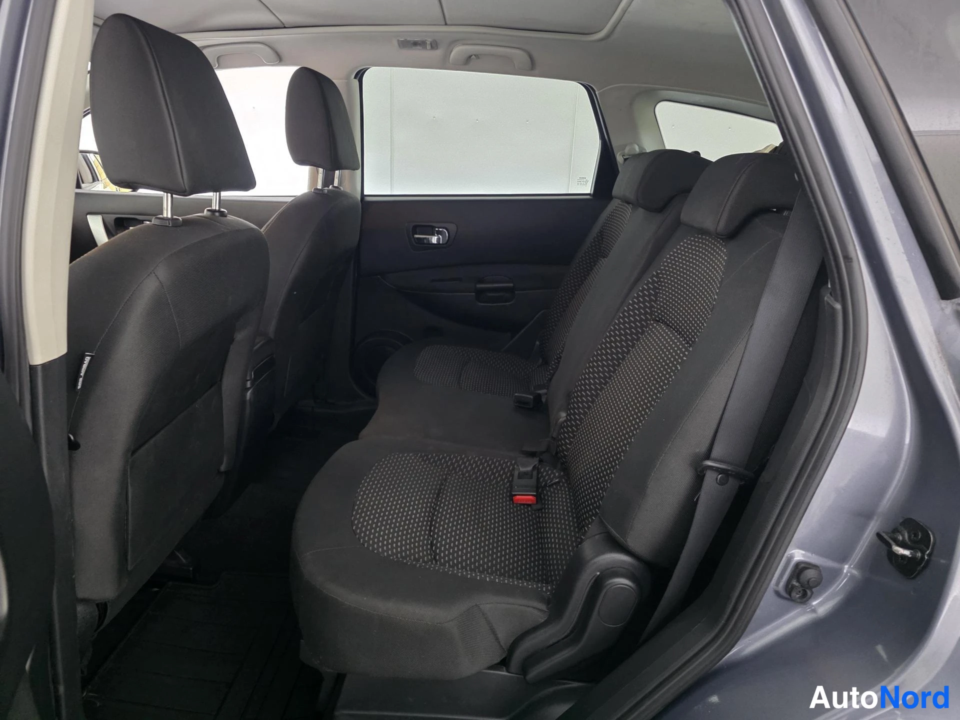Sininen Nissan Qashqai+2 2009, takaistuimet, kuva 13