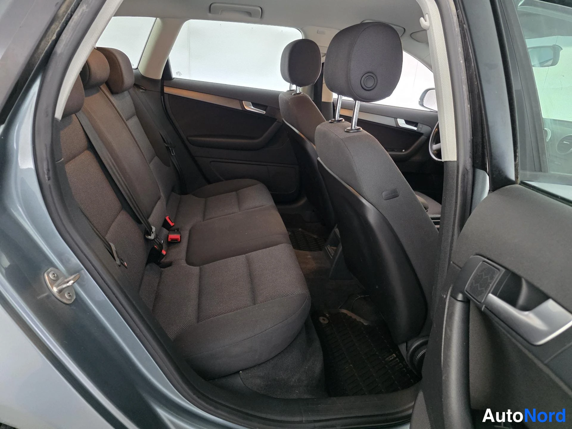 Harmaa Audi A3 2012, takaistuimet, kuva 15