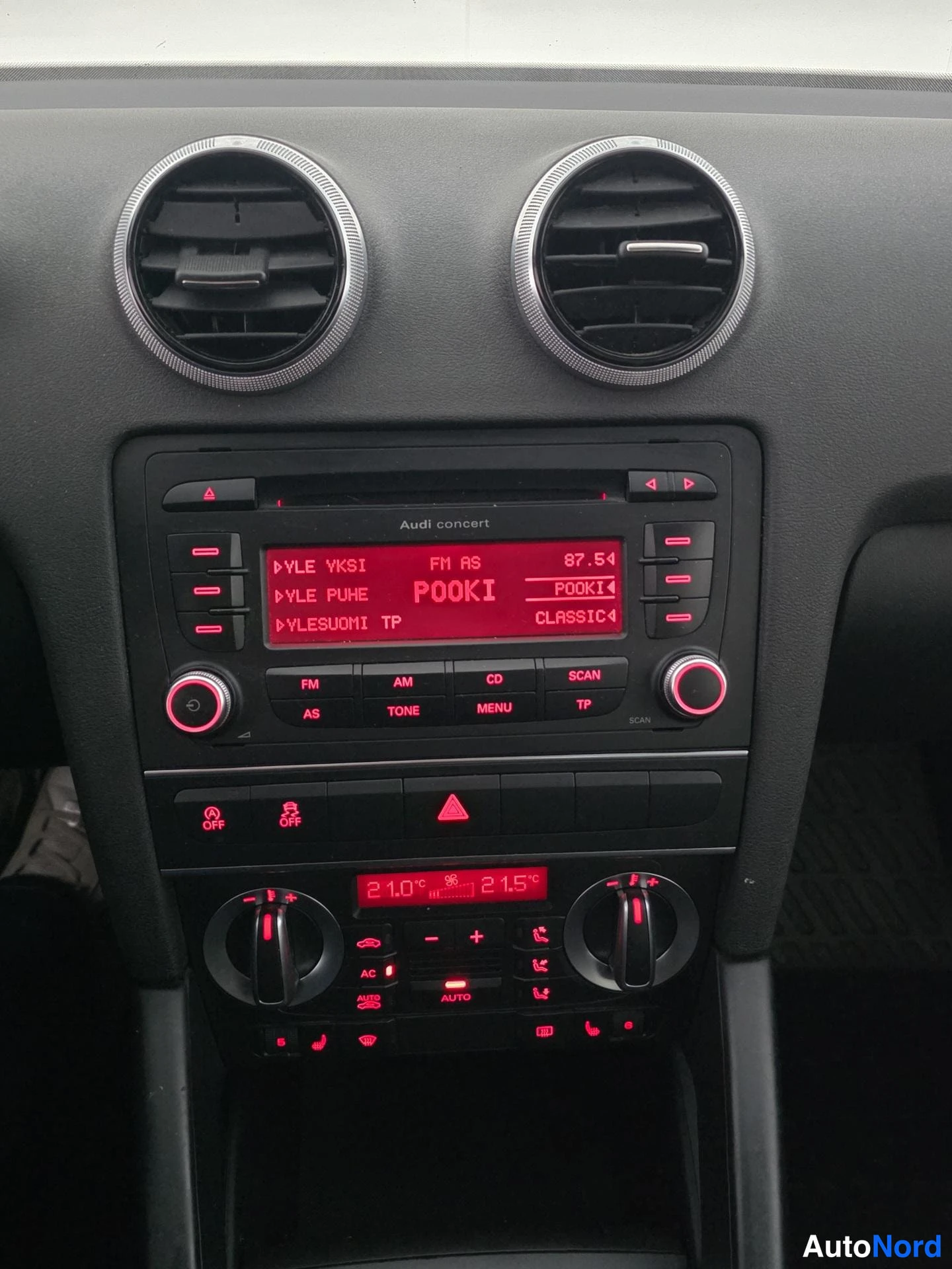 Harmaa Audi A3 2012, yksityiskohta, kuva 17